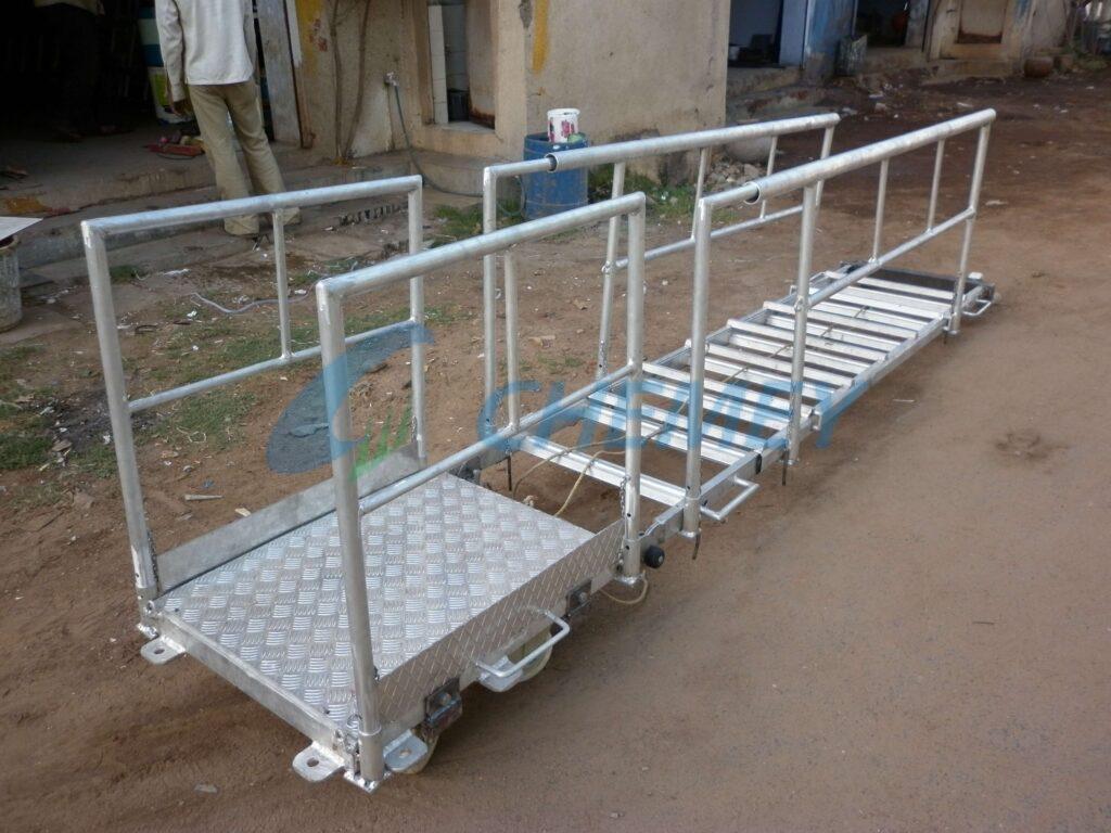 Aluminum non-slip walking surface